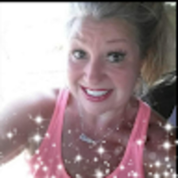 Meet your Posher, Lisa - Picture 1 of 1